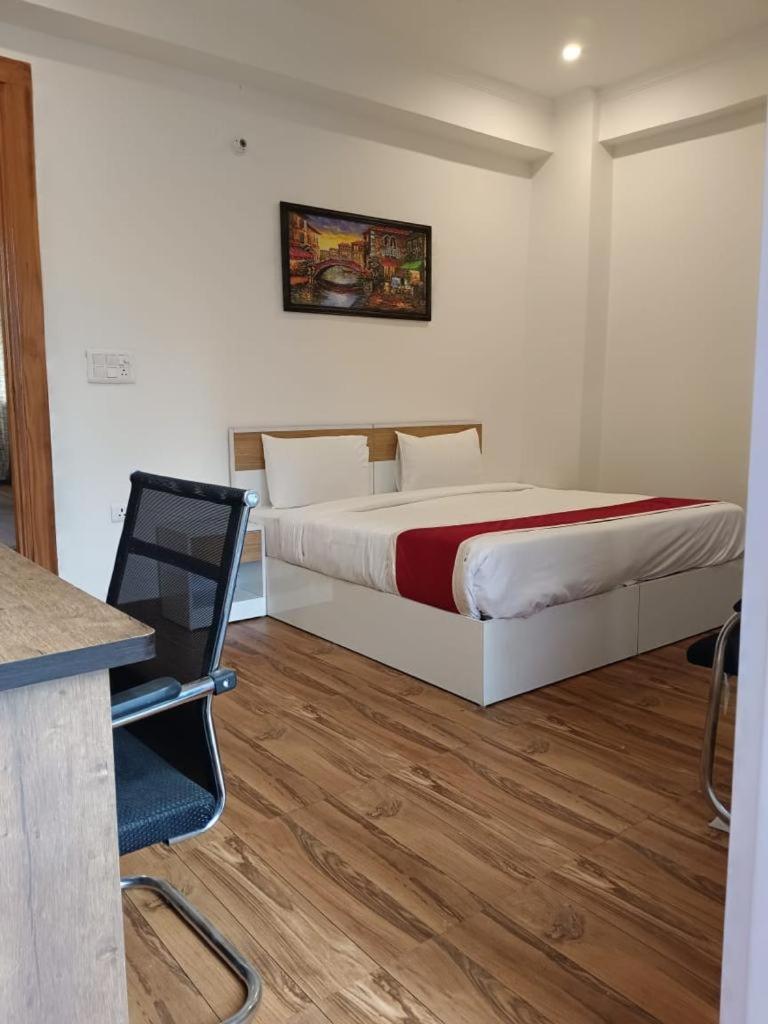 Hotel Bsh Group Noida Exteriör bild
